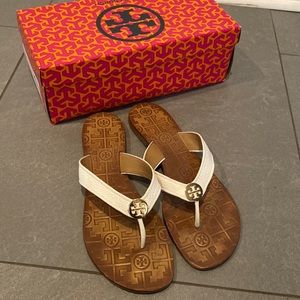 Thora Tory Burch sandals in bleach/gold